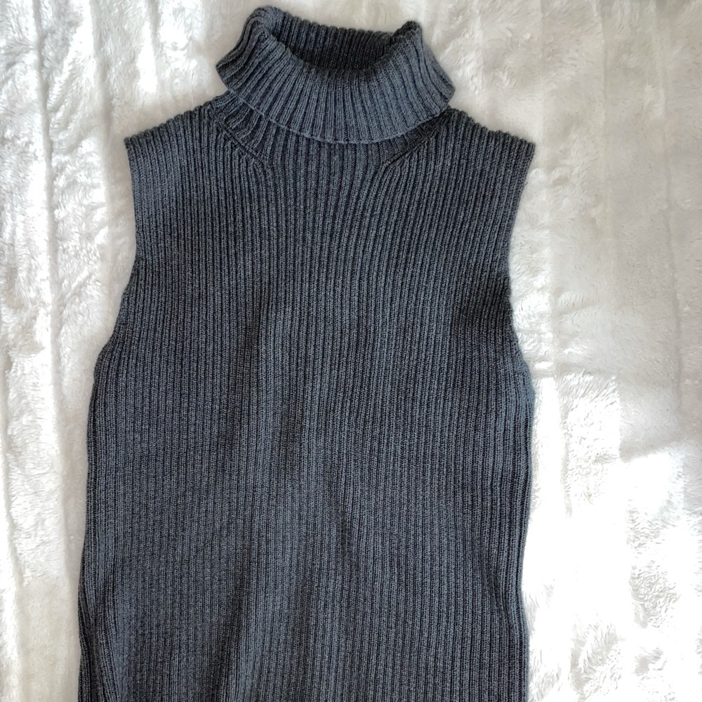 GAP Turtleneck Sweater Vest
